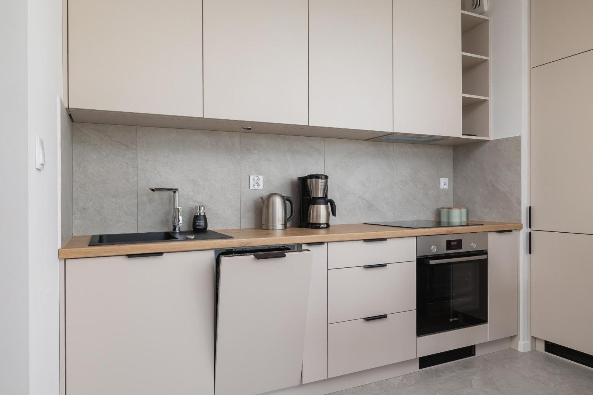 Stylowy Apartament Z Dwiema Sypialniami Balkonem I Parkingiem By Noclegi Renters カトヴィツェ エクステリア 写真