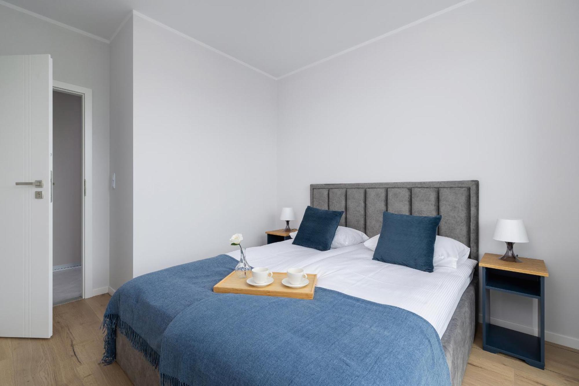 Stylowy Apartament Z Dwiema Sypialniami Balkonem I Parkingiem By Noclegi Renters カトヴィツェ エクステリア 写真