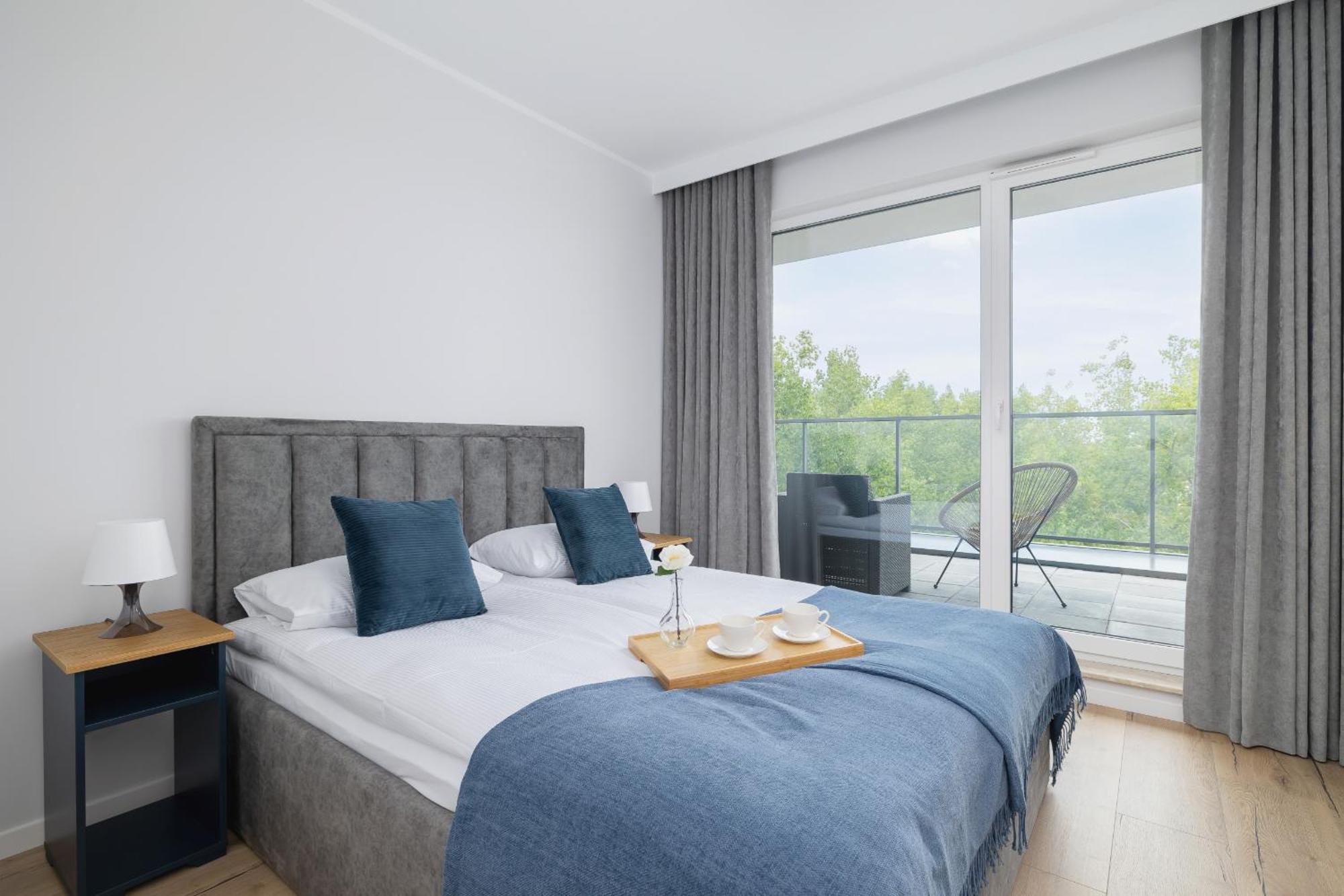 Stylowy Apartament Z Dwiema Sypialniami Balkonem I Parkingiem By Noclegi Renters カトヴィツェ エクステリア 写真